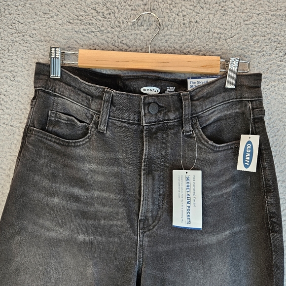 Old Navy Sky-Hi Straight Raw Hem Denim Jeans Sz 8 Distressed Secret Slim Pockets - Picture 2 of 11